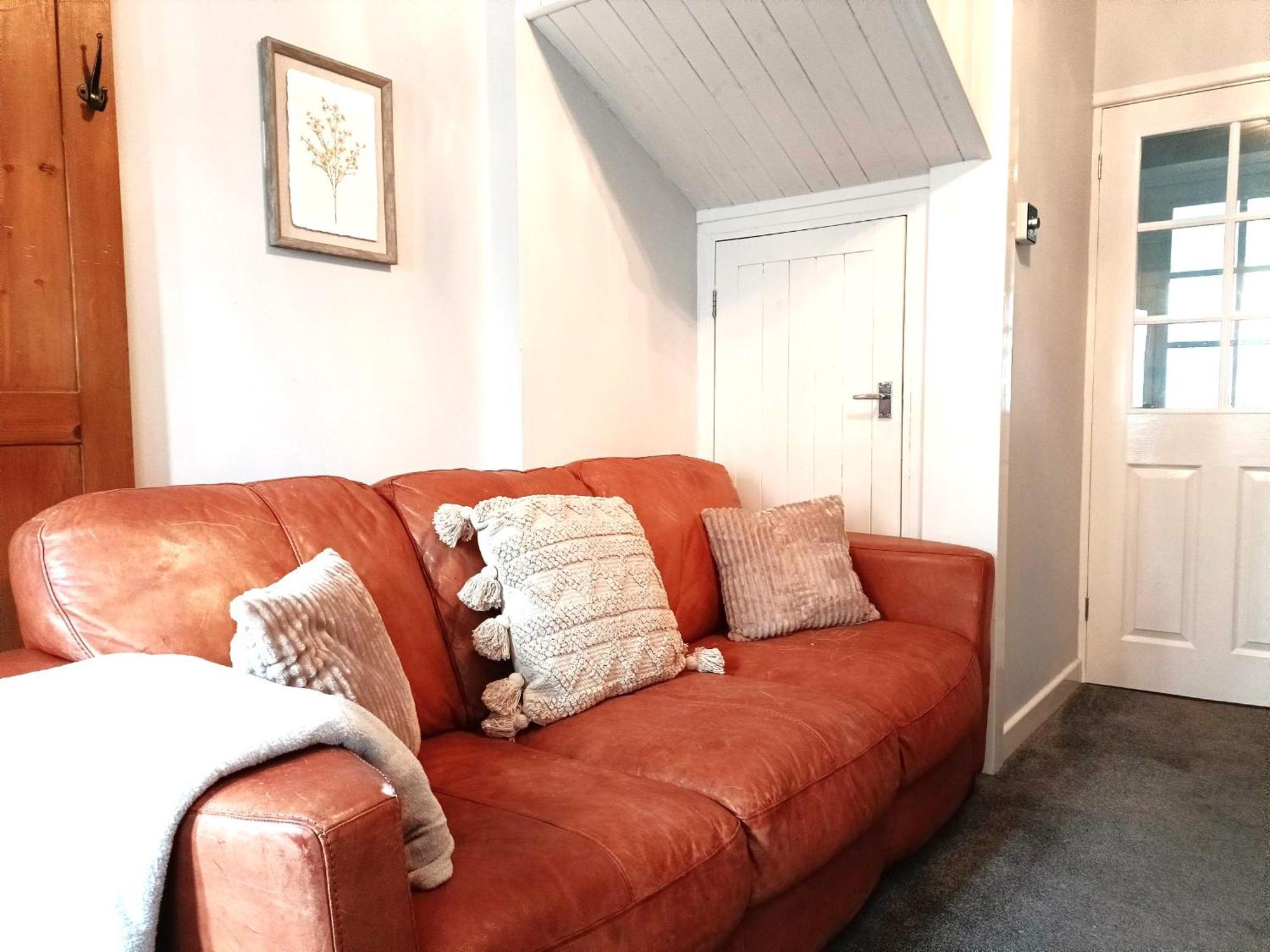 Charming Terrace Home In Whitchurch Whitchurch  Exteriör bild