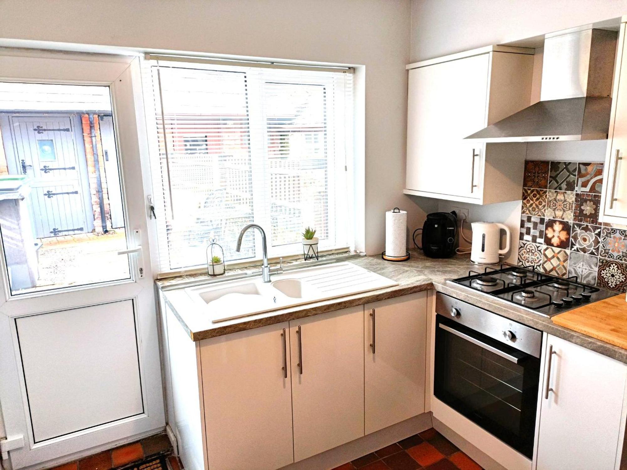 Charming Terrace Home In Whitchurch Whitchurch  Exteriör bild