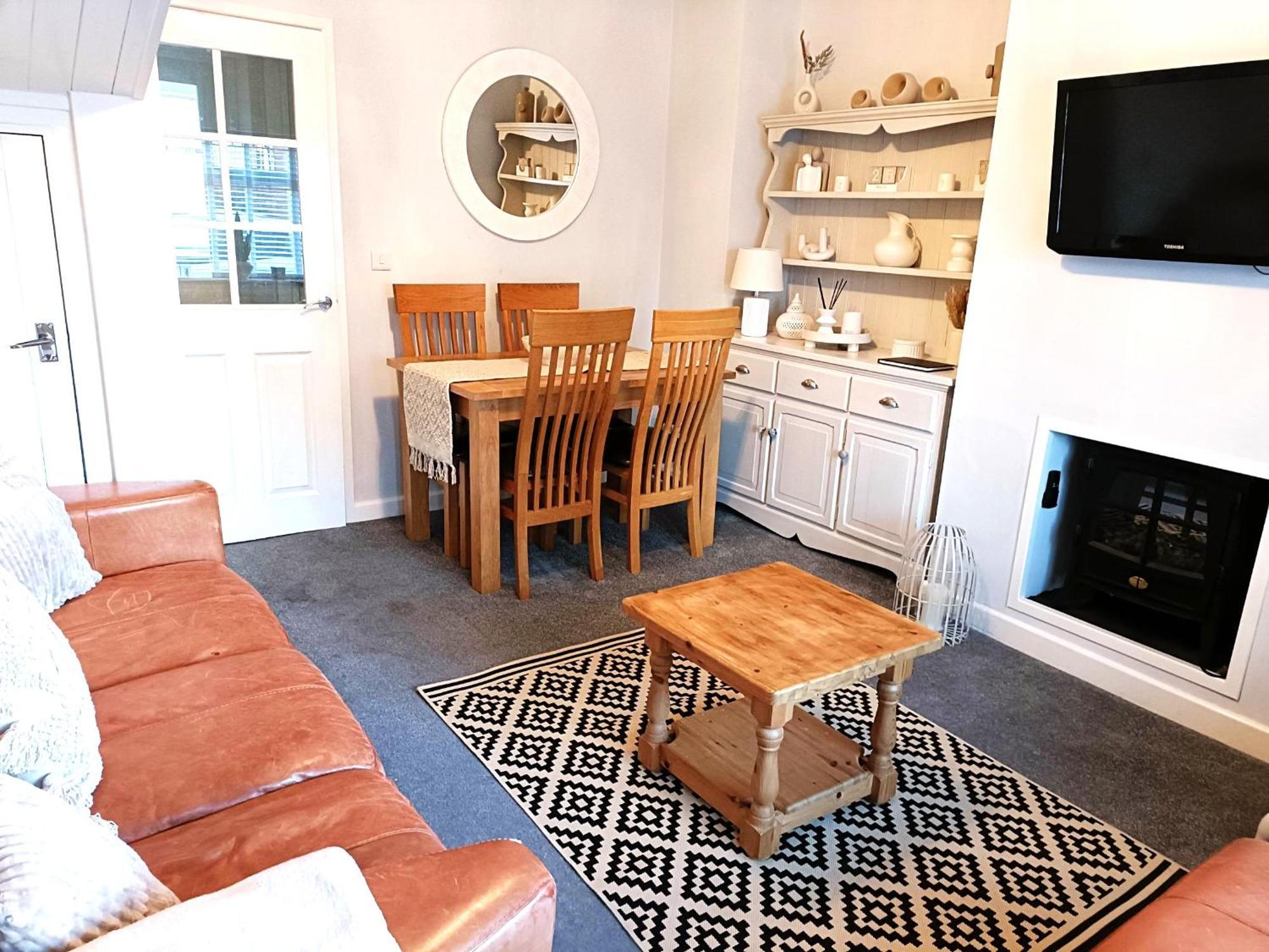 Charming Terrace Home In Whitchurch Whitchurch  Exteriör bild