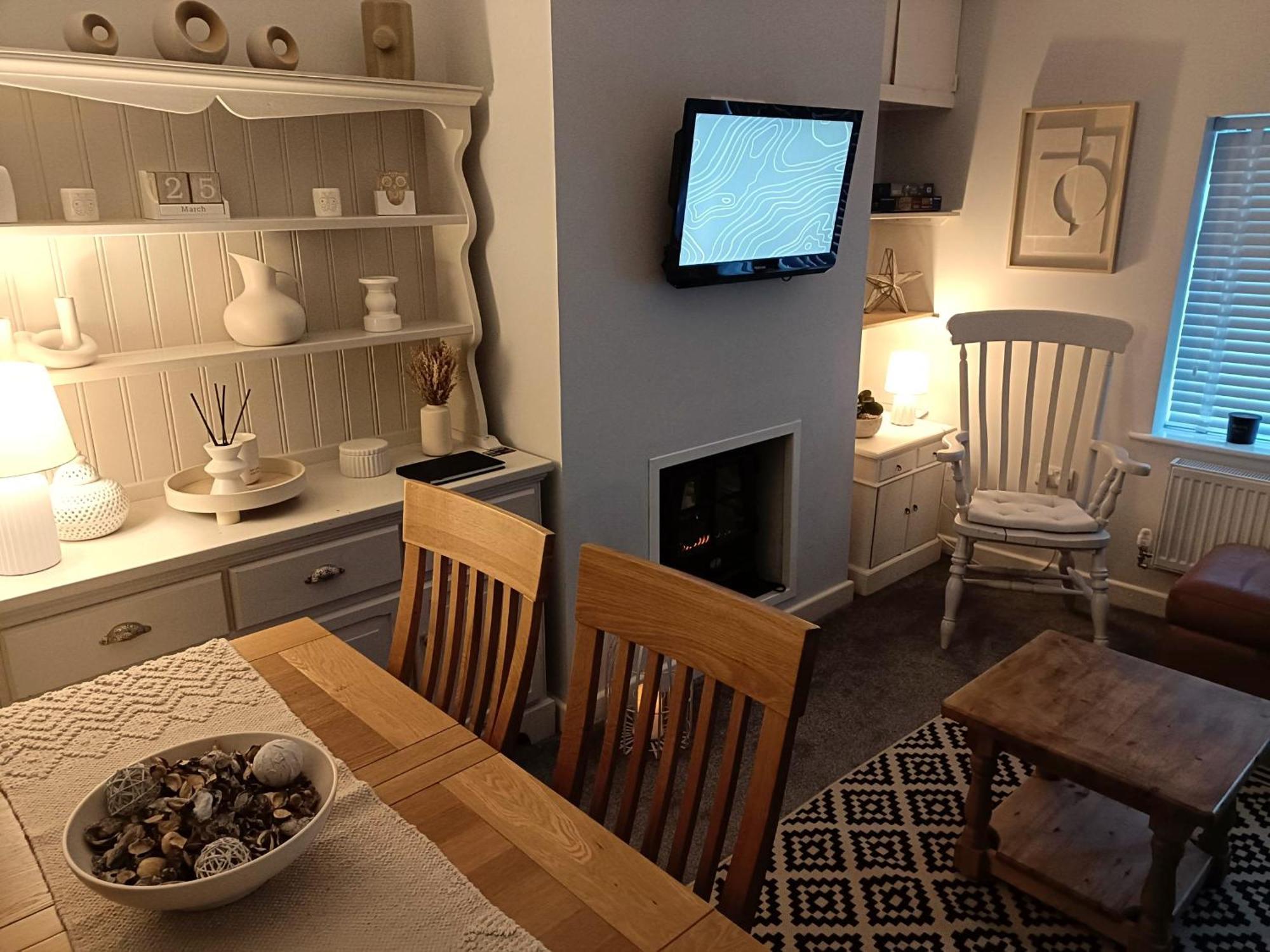 Charming Terrace Home In Whitchurch Whitchurch  Exteriör bild